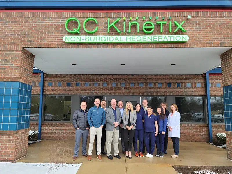El grupo de medicina regenerativa QC Kinetix celebra la apertura de su clínica número 100